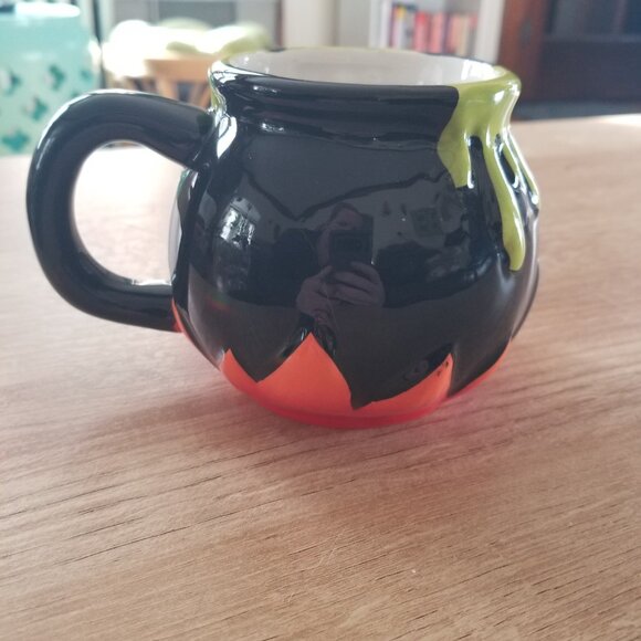 Witches Cauldron Coffee Tea Mug - Picture 3 of 4